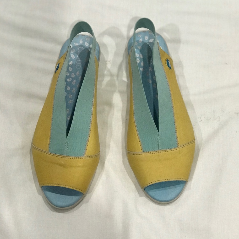 Women’s “Cloud” Yellow/Blue Flat Shoes
